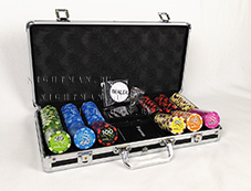 VIP 300 - профессиональный набор для покера